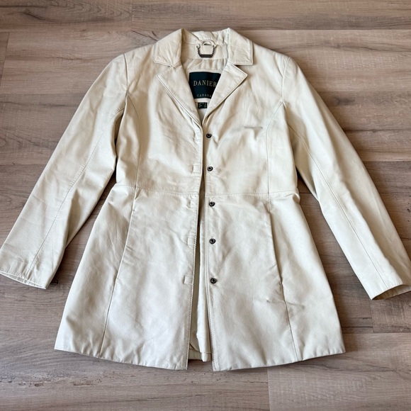 Vintage Danier Y2K Cream Genuine Leather Minimalist Blazer Jacket - US 2 - Picture 3 of 5